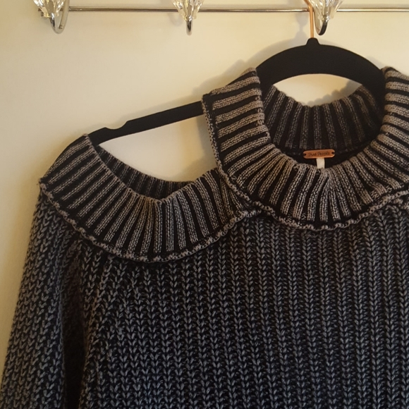 *New* Free People Shoulder Sweater - Picture 3 of 6
